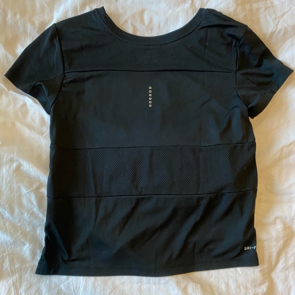 Nike Dri-Fit Tshirt - Picture 2 of 3